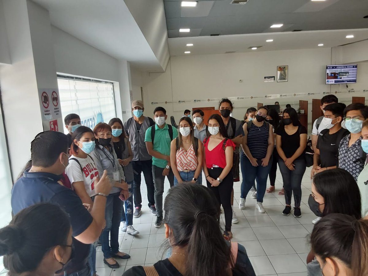 SEPRECBolivia's tweet photo. Estudiantes de Derecho Comercial de la Universidad Tecnológica Privada de Santa Cruz #UTEPSA, visitaron este viernes la Plataforma de Atención Santa Cruz del #SEPREC, conocieron el nuevo servicio de Registro de Comercio, el uso de la plataforma virtual, entre otros servicios. https://t.co/V9twSjA3VG