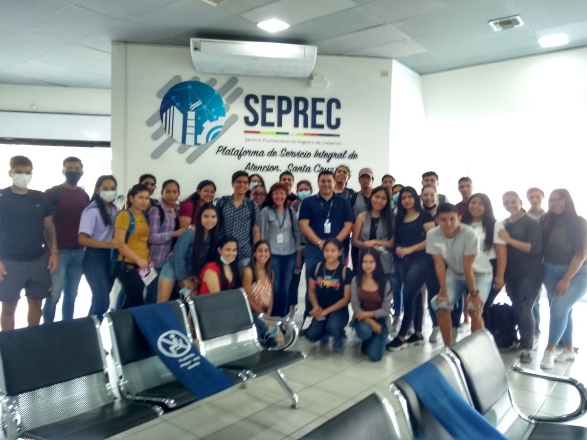 SEPRECBolivia's tweet photo. Estudiantes de Derecho Comercial de la Universidad Tecnológica Privada de Santa Cruz #UTEPSA, visitaron este viernes la Plataforma de Atención Santa Cruz del #SEPREC, conocieron el nuevo servicio de Registro de Comercio, el uso de la plataforma virtual, entre otros servicios. https://t.co/V9twSjA3VG