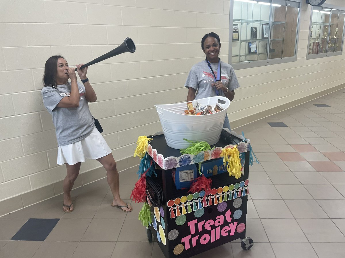 meredithakers's tweet photo. We loved celebrating our staff with a treat trolley today!!! Awesome first week @rennellredhawks !!! #WeAreRennell https://t.co/YtF21fS6fn