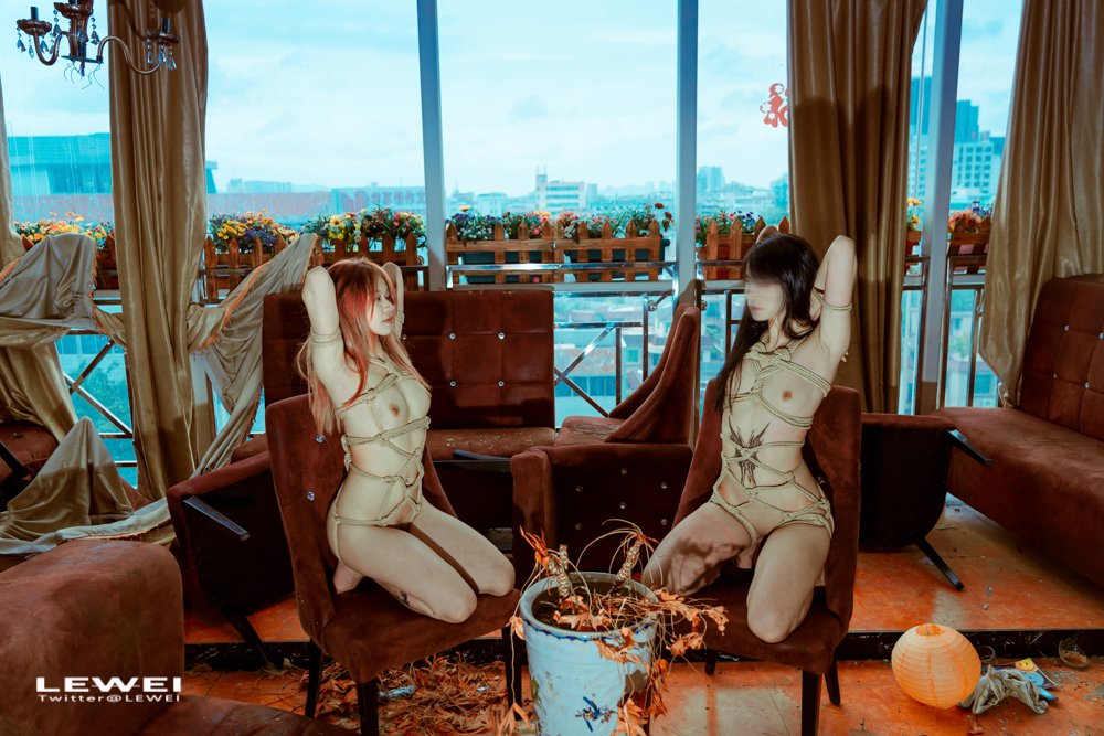 广州商场～
出镜：@muzhen88 @shaomaibb
#LEWEI #Bondage #Shibari  #BabyArt #ChinaArt #ChinaBondage #深圳约拍 #废墟捆绑
各类主题创作拍摄欢迎私我约拍～
投稿：
@Fengsiyuan
@CPTOUGAO https://t.co/zohXOS3BYw