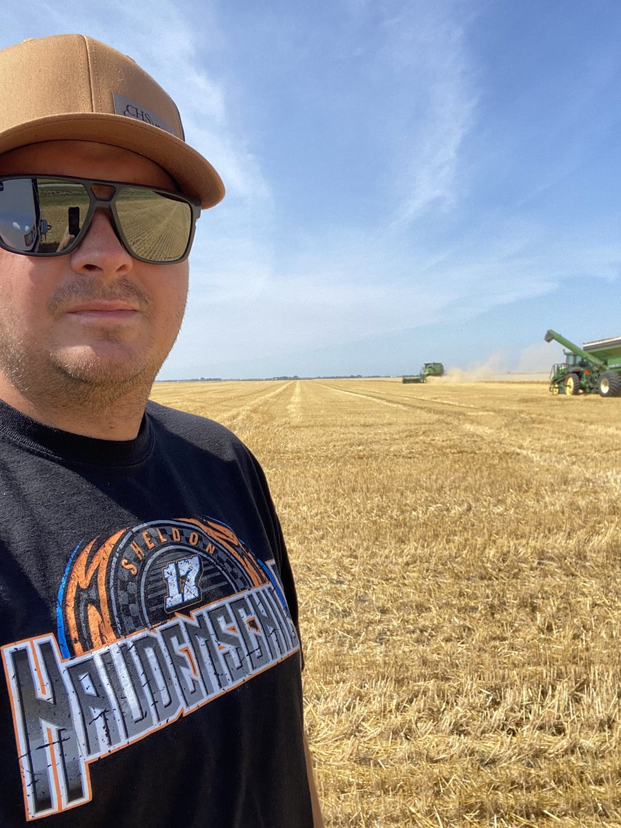 Good luck @Haudenschild_17, will be watching from the wheat field tonight! If anyone sees this and is going to <a href="/RiverCitiesND/">River Cities Speedway</a> tonight, go buy a t shirt from @zanhaudenschild, she’s the best in the business!