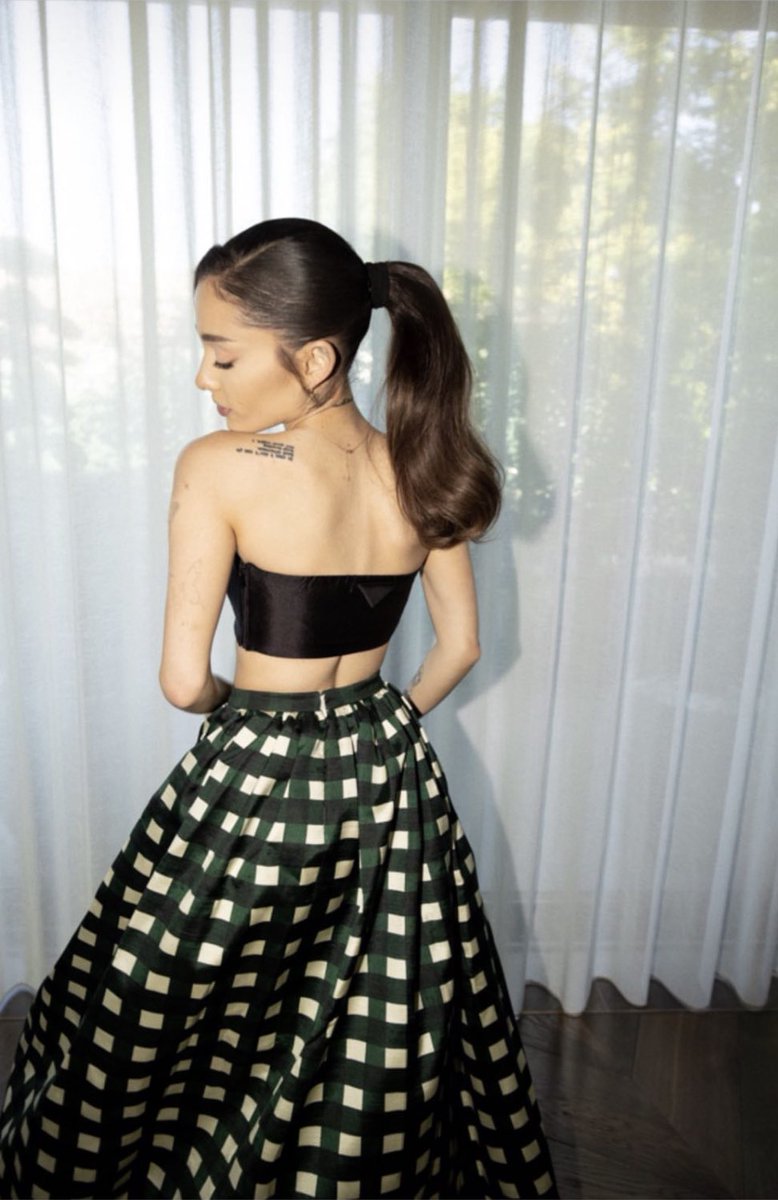 arianarchivee's tweet photo. ariana grande wearing prada https://t.co/Fb1MmgpEeb