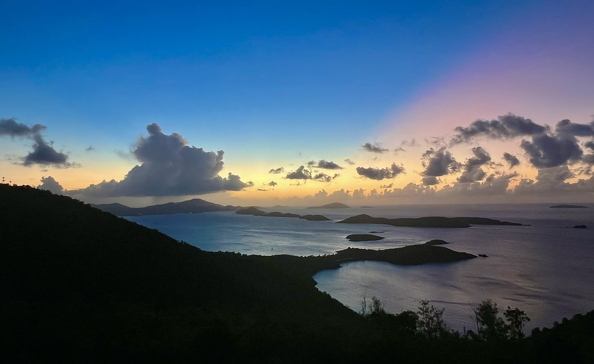 Perfect Sunset 🌅🎨☁️

#saintjohn #stjohn #stjohns #stjohnusvi #virginislands #virginisland #virginislandsnationalpark #photo #photography #photographylovers #pic #picture #pictures #landscapephotography #landscape #yourshotphotographer <a href="/NatGeoYourShot/">NG Your Shot</a> <a href="/NatlParkService/">National Park Service</a>