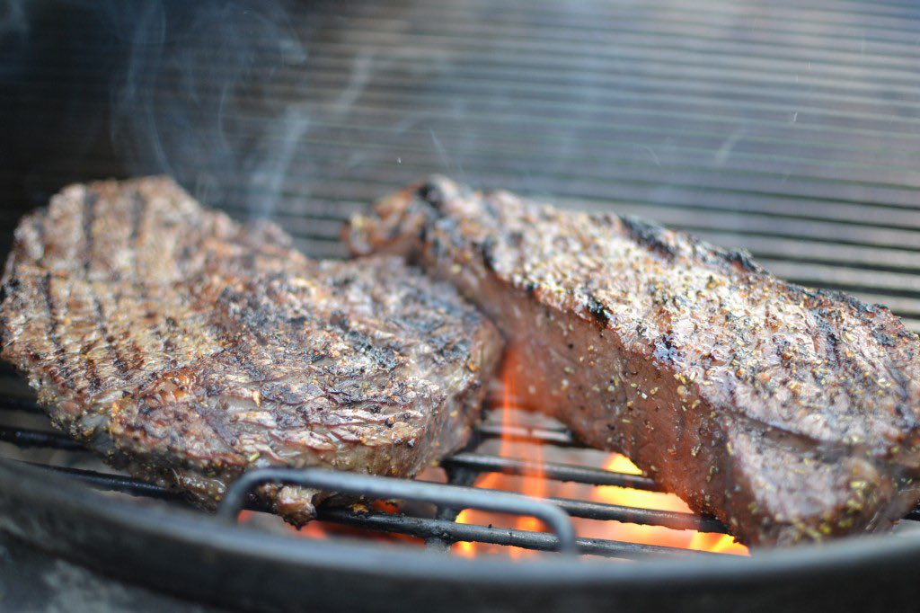 _we_love_food's tweet photo. Grilled Bison 🔥 

Anyone tried it? 

📸 @XtraordinaryBBQ | #BBQ https://t.co/oAFwQqXxap