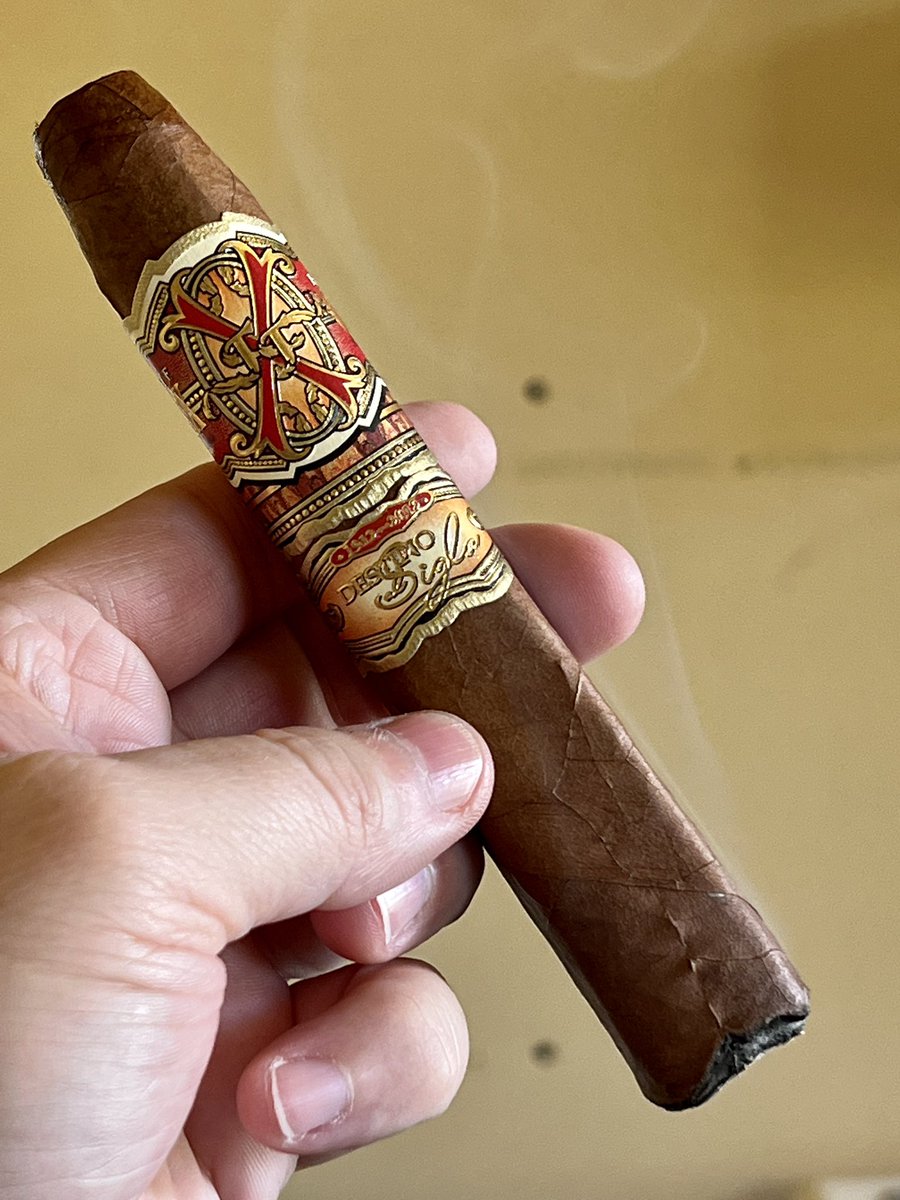 Something new #opusx #cigar @cdcal @JeffBOTL @CigarChairman @doc_wil @joseblanco809