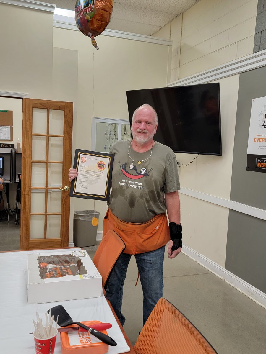 KathyHD2758's tweet photo. Happy Retirement Dave https://t.co/ie4pfcAUKV