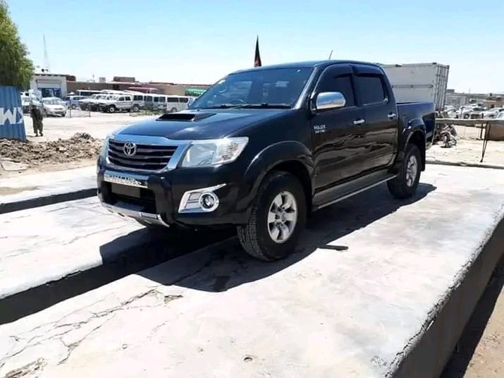 Oyeguru_07's tweet image. Kuch Nahi Bhai,, 
Mery previous Twit Dakhny KY Bd #LumberOne Mujh Sy Milny Atay Huway Apni Favorite #Blackvigo Mai😑😑