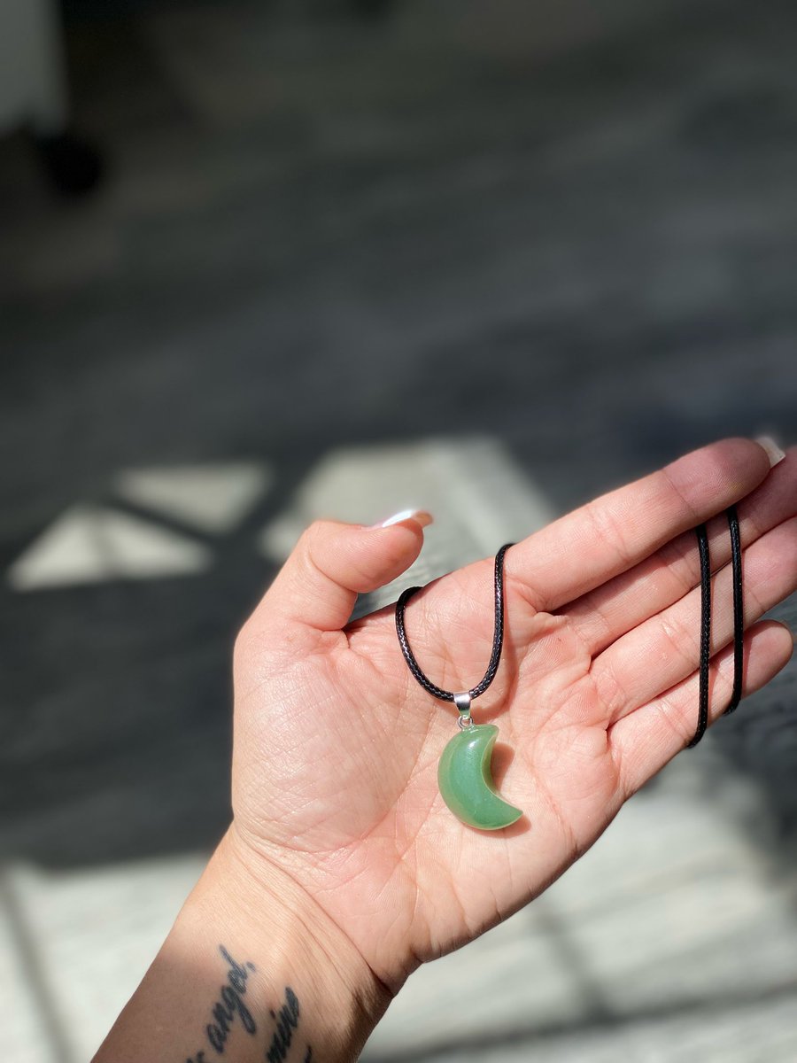 PeacefulMines's tweet photo. Crystal necklaces are a great way of protecting, amplifying, and surrounding yourself with energies YOU desire! 😍 #crystals #crystalpalace #crystalnecklaces https://t.co/L6AlJYo0m1
