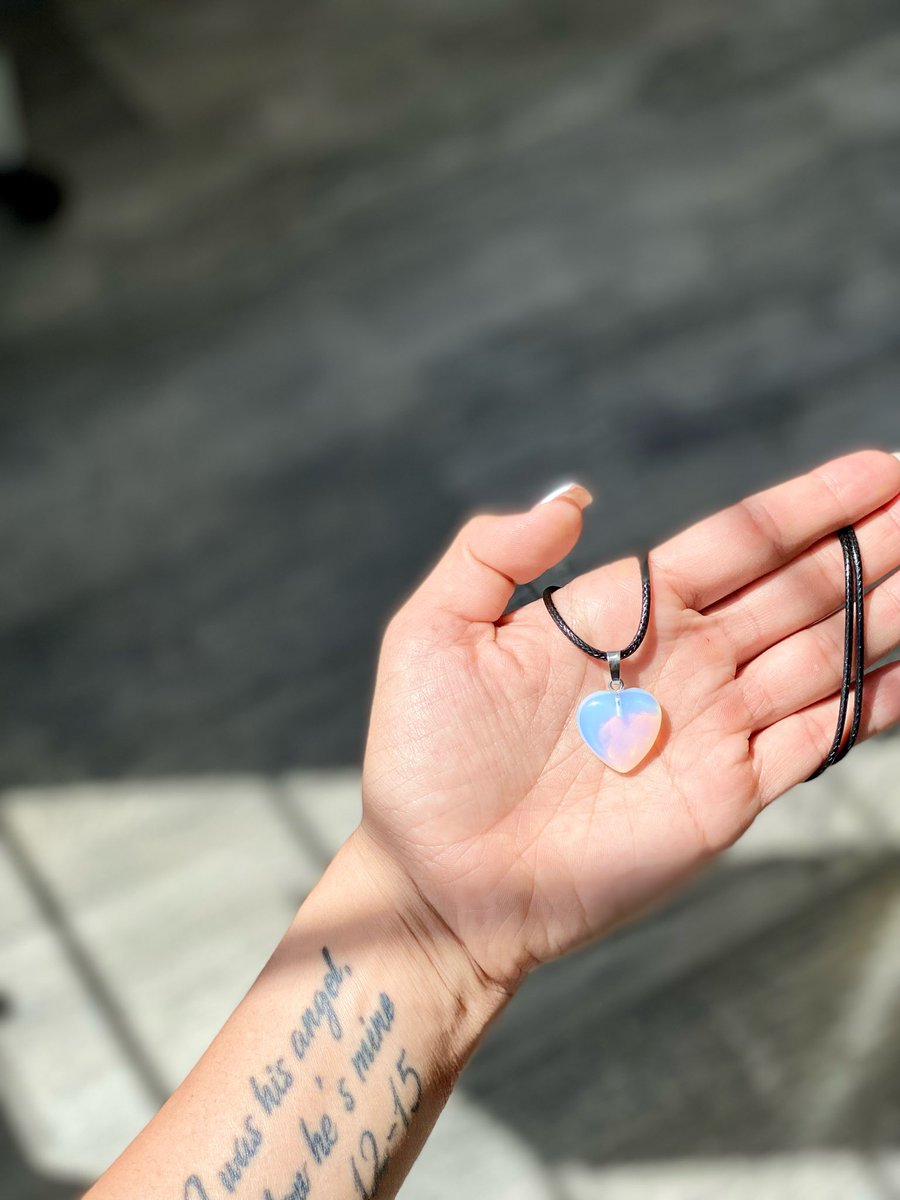 PeacefulMines's tweet photo. Crystal necklaces are a great way of protecting, amplifying, and surrounding yourself with energies YOU desire! 😍 #crystals #crystalpalace #crystalnecklaces https://t.co/L6AlJYo0m1
