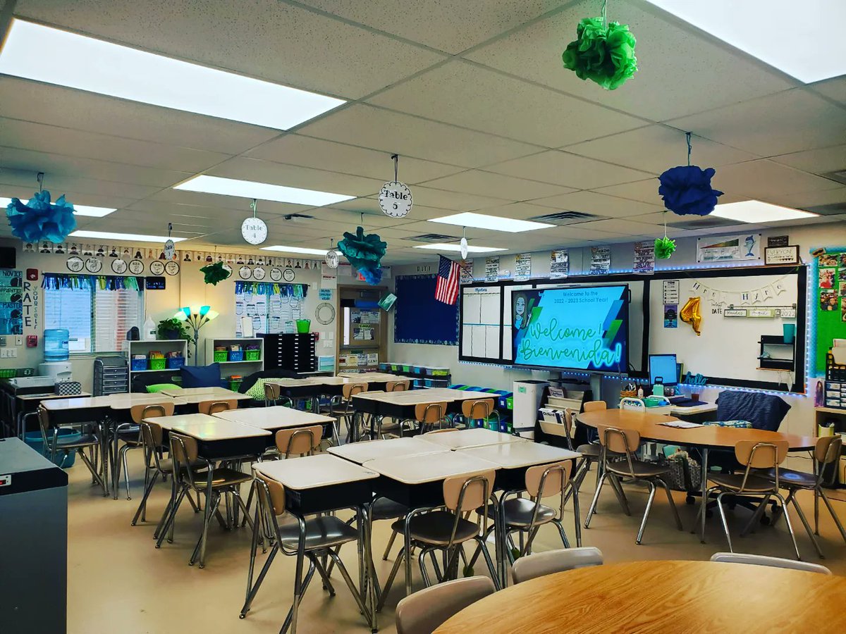 Ready to start year 8 <a href="/SouthLakeES/">SouthLakeES</a>! Open house is about to start and I get to meet se kiddos!