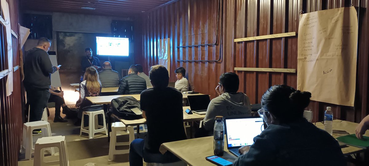 mediapartyorg's tweet photo. El #Workshop que queremos de @NewspackPub:

“¿Cómo crear contenido, hacer crecer tu negocio y servir a tu comunidad sin dolores de cabeza tecnológicos?” 

De la mano de @thefuturewasnow y @miguelpeixe.

#MediaParty🎉 https://t.co/vu7MUXVAs8
