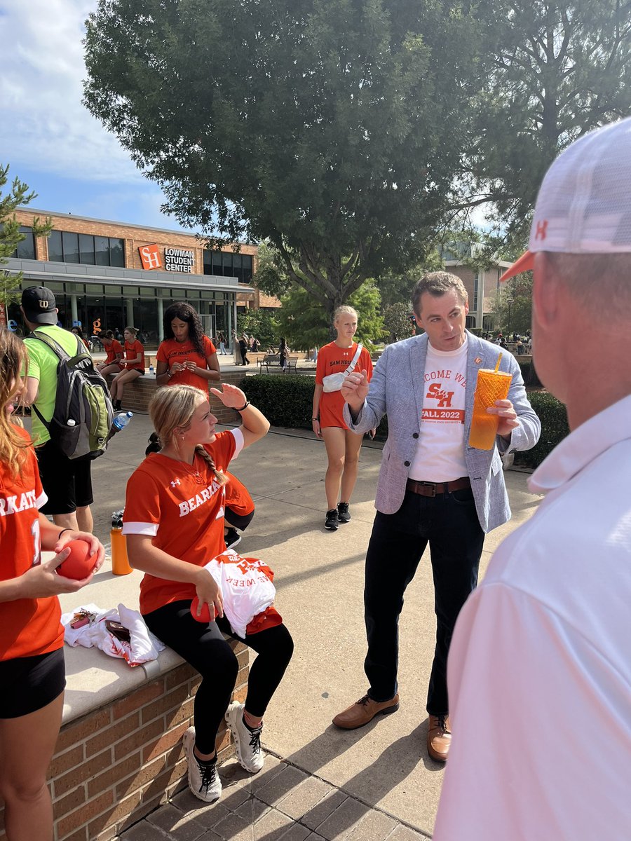 DrDrewAtSHSU's tweet photo. Had a blast at today’s Breakfast for Champions! I got to meet some of #SHSU ‘s talented student athletes! They're definitely ready to represent the  #bearkatnation #orangeftw https://t.co/vT9oTsoCn5