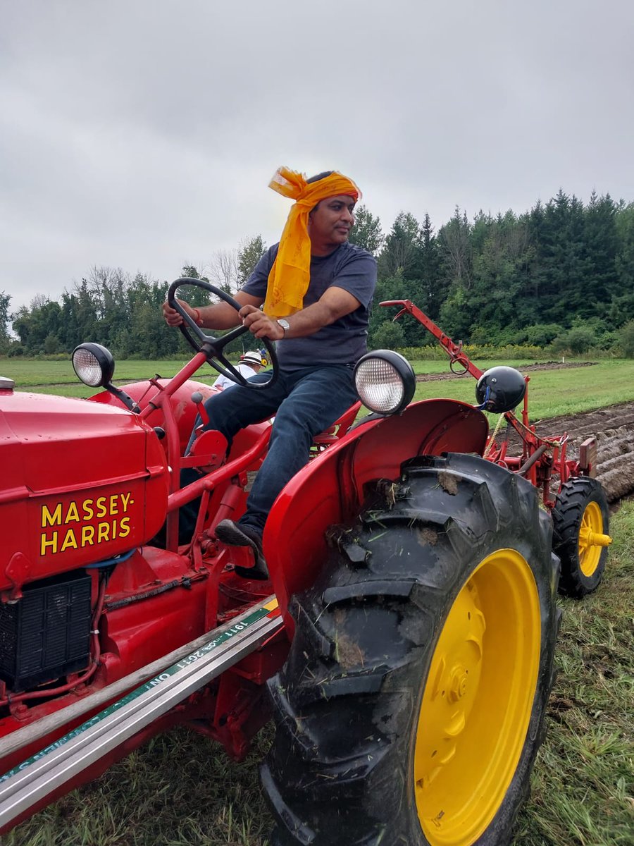 snagmani's tweet photo. #ottawa #ward5ott #Farmers #farmer #OTTAWA2022 #farming @nevilhunt @WestOnline @DrRoubaFattal @KanataIndocans @ValarieFindlay @CBC @ctvottawa I m still a farmer &amp; heart goes to farming &amp; our farmers. Thank U Ottawa Carleton Farmer's Association. I am humbled. https://t.co/KtZFVJoUgK