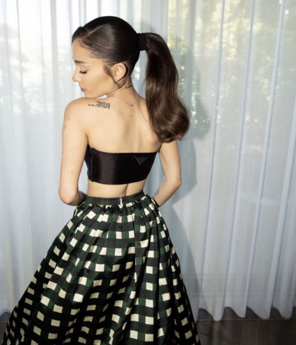 ArianaWorldHQ's tweet photo. Ariana Grande stuns in new photos. https://t.co/UkhqKiIIYh