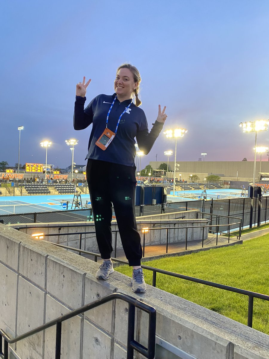 thelibbyshow's tweet image. The end of an era. The Libby Show is signing off. ✌️ 

This week marks my last with @IlliniAthletics as I have accepted a new position with @ILLINOISmed on campus. 

It's bittersweet, but its been an amazing seven years living out my dream of working with my hometown team.