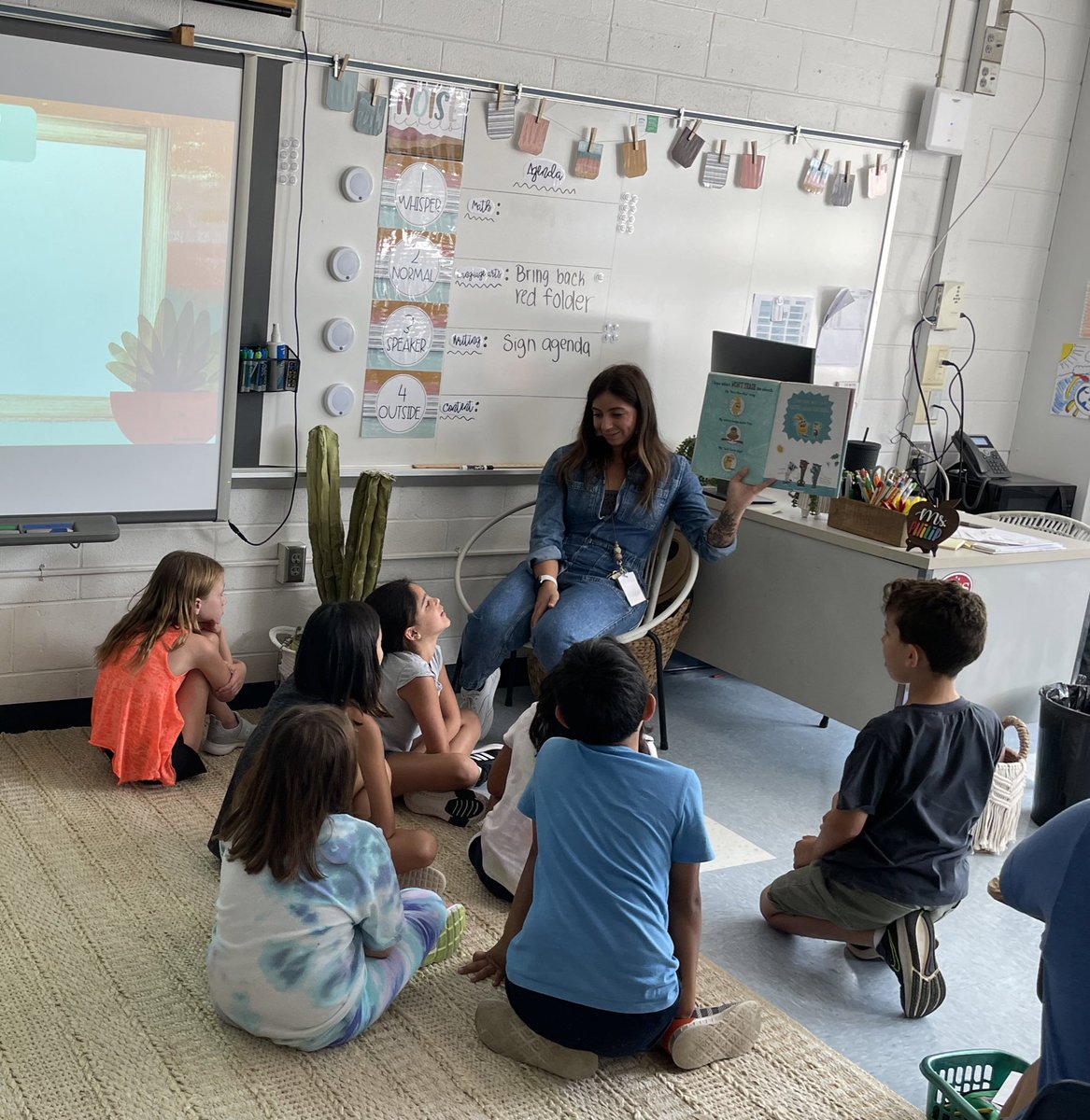ASpurl's tweet photo. What is the best way to spend a Friday afternoon? In classes for read alouds, of course! 📖❤️ @OldeCreekES @fcpsnews https://t.co/nPPumjU2db
