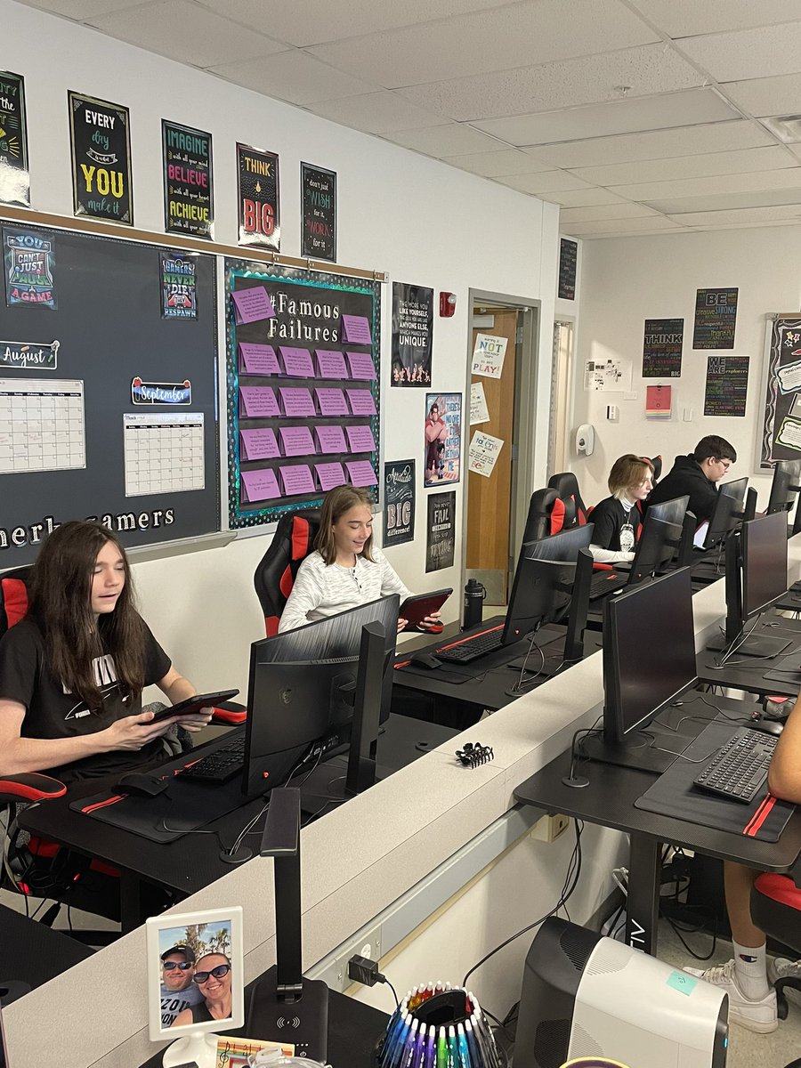 motechteacher's tweet photo. Learning to code our first program in #pltwcse @PLTWorg going great! #goblackcats #hhsblackcats https://t.co/71siTtjCsS