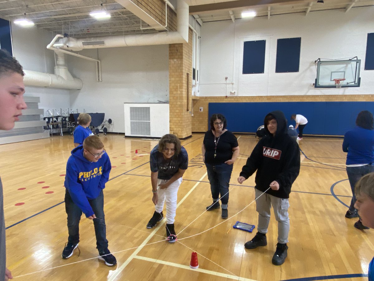 MrTomGoRaiders's tweet photo. Practicing communication and collaboration during advisory today, super impressed with our students! @mrsgause_flcs #flcs #otherpeoplemindset #buildingrelationships #thehardwork https://t.co/MGpeQ7suIY