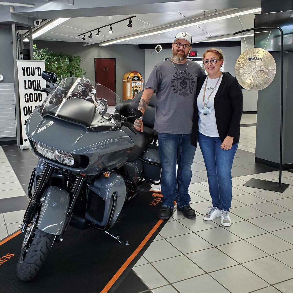 kegelhd's tweet photo. The Nordmoe's just picked up a SWEET, brand spankin' new '22 Road Glide Limited!
Enjoy it you two and thank you for continuing to choose Kegel H-D!
#bangagong #harleydavidsonmotorcycles #roadglide #roadglidelimited #fltrk #new22 #kegelhd #congrats #newbikedayisthebestday https://t.co/M6sKw5flcO