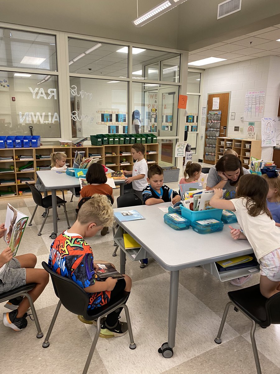 These super first grade readers were building their stamina and working on staying in their reading bubble during independent reading today!!! Great job readers!! <a href="/talwintweets/">Brittany</a> <a href="/MrsGrayRCE/">Mrs. Gray</a>  #oneRCE