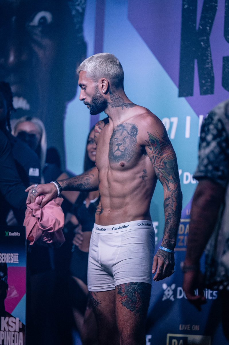 Temperrr's tweet photo. ready for war 🤞🏽⚔️🐉

@misfitsboxing @daznboxing https://t.co/nVTIFPyeqo