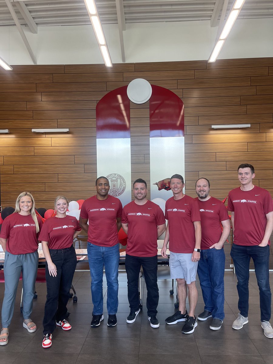 RazorbacksLearn's tweet photo. We LOVE our job. @HunterYurachek #LearnAsOne #DevelopAsOne #RazorbackFriday https://t.co/E0jFR0WQh1