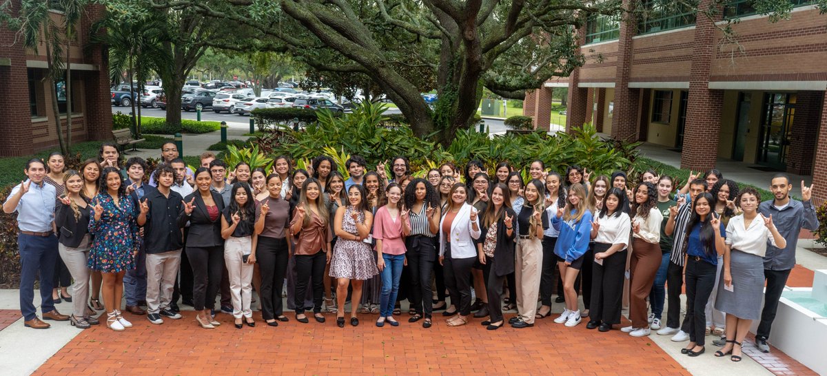 AdvanceUSF's tweet photo. We are thrilled to welcome to the newest class of scholars to the #USF Latino Scholarship Program! Through mentoring, development programs and scholarships, LSP prepares our Bulls to serve as leaders at @USouthFlorida and in their communities. 🤘 https://t.co/ANld2ARova