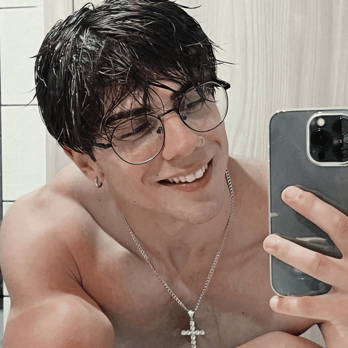 ᅠ

ᅠ
    
         ۰⸼ ۫𖧷 ━━━ 𝓢𝐄 𝐁𝐔𝐒𝐂𝐀 ❜ 📣
         ❪  𝗡𝗘𝗪 𝗚𝗘𝗡𝗘𝗥𝗔𝗧𝗜𝗢𝗡  ❫ . ࣪ ❍
         ⸝⸝ pj basado en 𝐠ilmore 𝐠irls.
         ₊⠀. ⊹ (nombre a elección)
         ⌗ nuevo ingresante en Yale.
         ⌗ fc ⤻ info en dm!   |   𝗥𝗧?
     
ᅠ