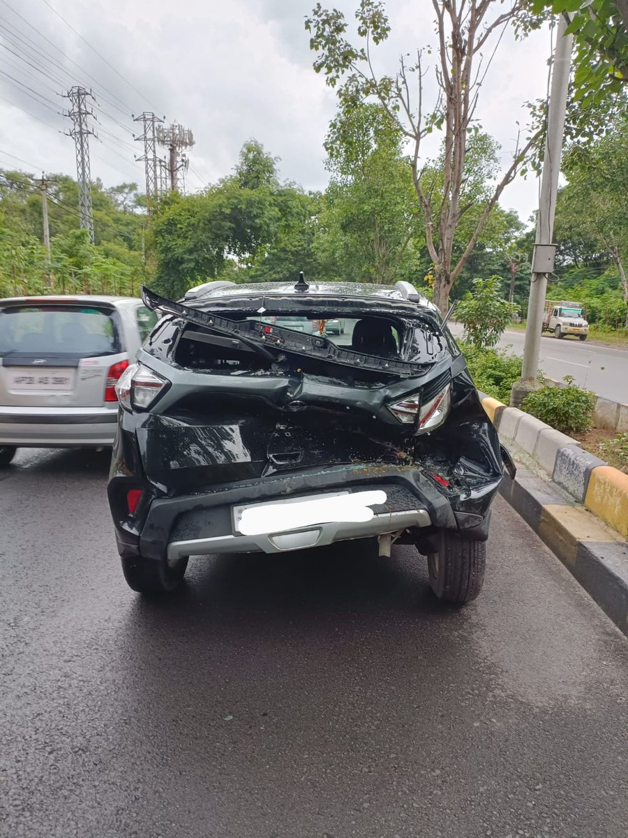 reddy_yalka's tweet photo. @NexonTataMotors @RNTata2000 @TataMotors Thank you Nexon and Tata team for a great safe and secure car. A major damage to the car after a rash big truck hitting.. but no small scratch on my son.. i can proudly endorse Tata Nexon is truly a 5* car .. @NexonTata https://t.co/72FRovzNT2