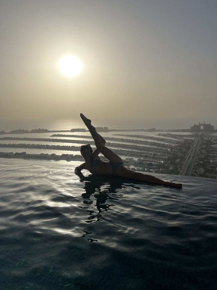 whitehouse_jo's tweet photo. Fun in #Dubai #auraskypool #Heaven https://t.co/BJ5rpJnswq