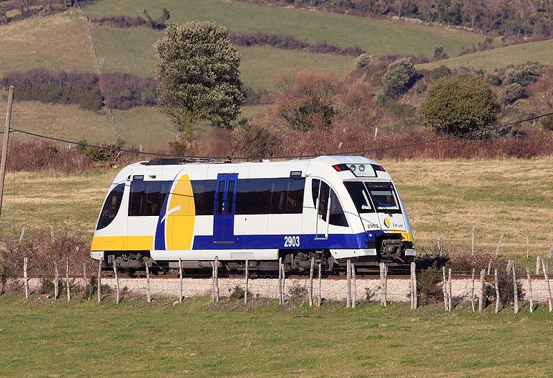 JipeTrains's tweet photo. #RenfeFeve is a division of state-owned Spanish railway company #RenfeOperadora. It operates most of Spain's 1,250 km (777 mi) of 1,000 mm (3 ft 3+3⁄8 in) metre gauge railway. https://t.co/aFhTpHS1RT