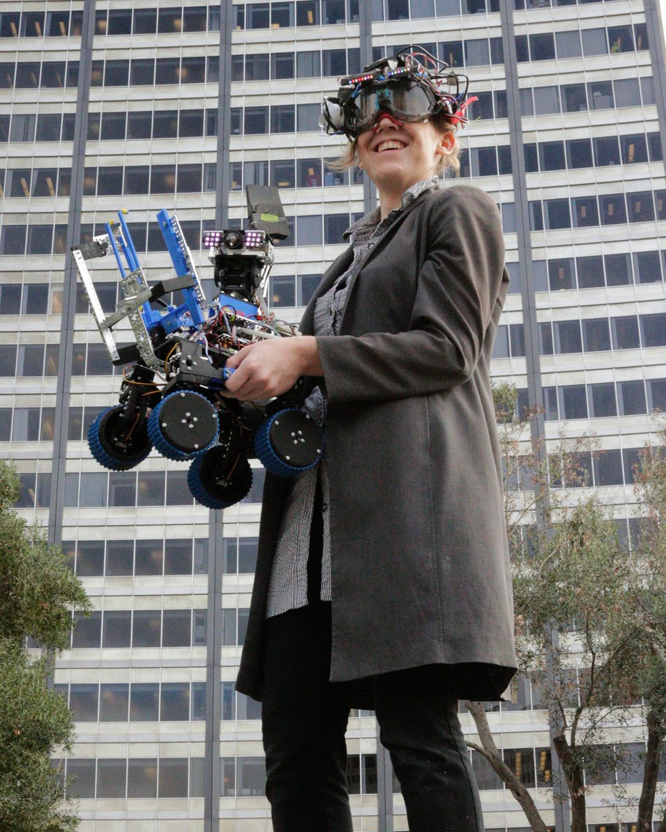 BeyondGeek's tweet photo. When the SCIENCE breaks free from Science Fiction, anything's possible

@letsjill

#TeleRobotics #Science #FBF https://t.co/0Zh87DSCPx