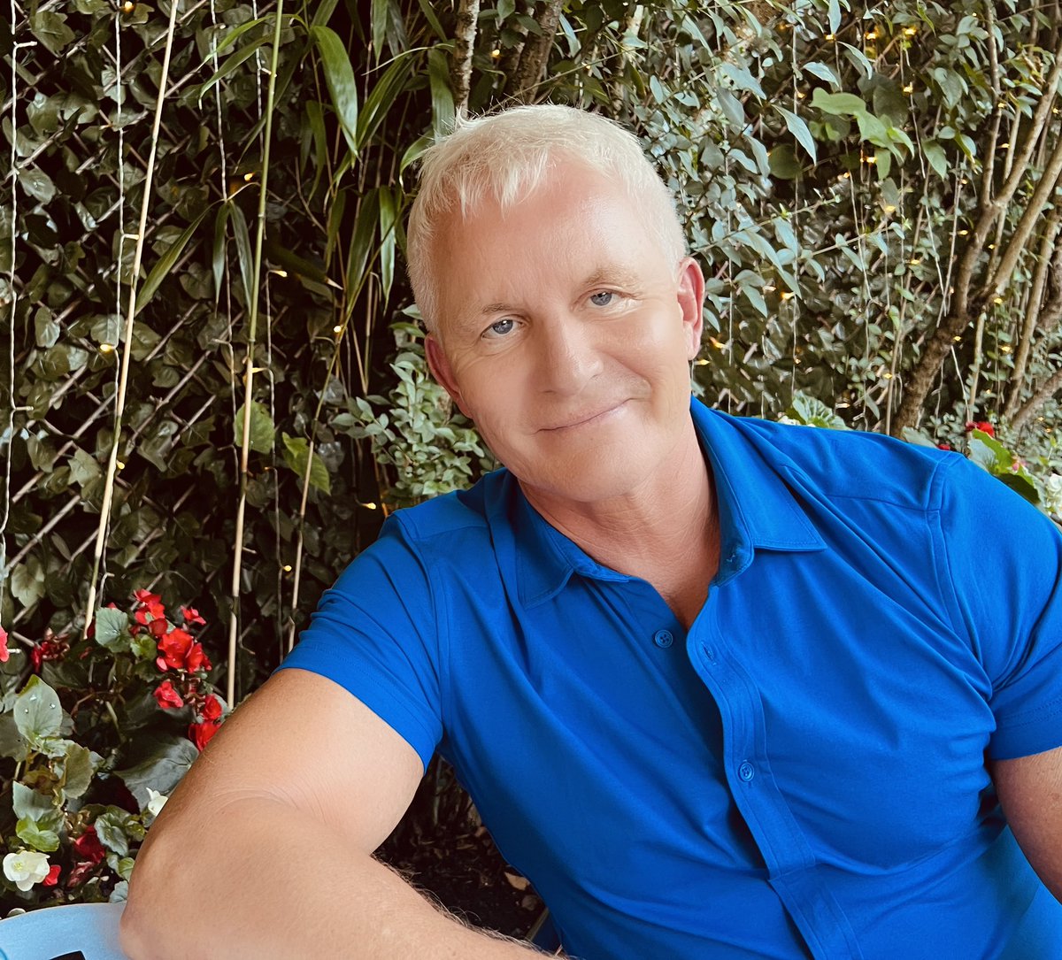 Enjoying the weekend and very thankful for all the love I have received after visiting Epcot #Epcot #norway #visitnorway #laila #norsksnø #fragrance #geir