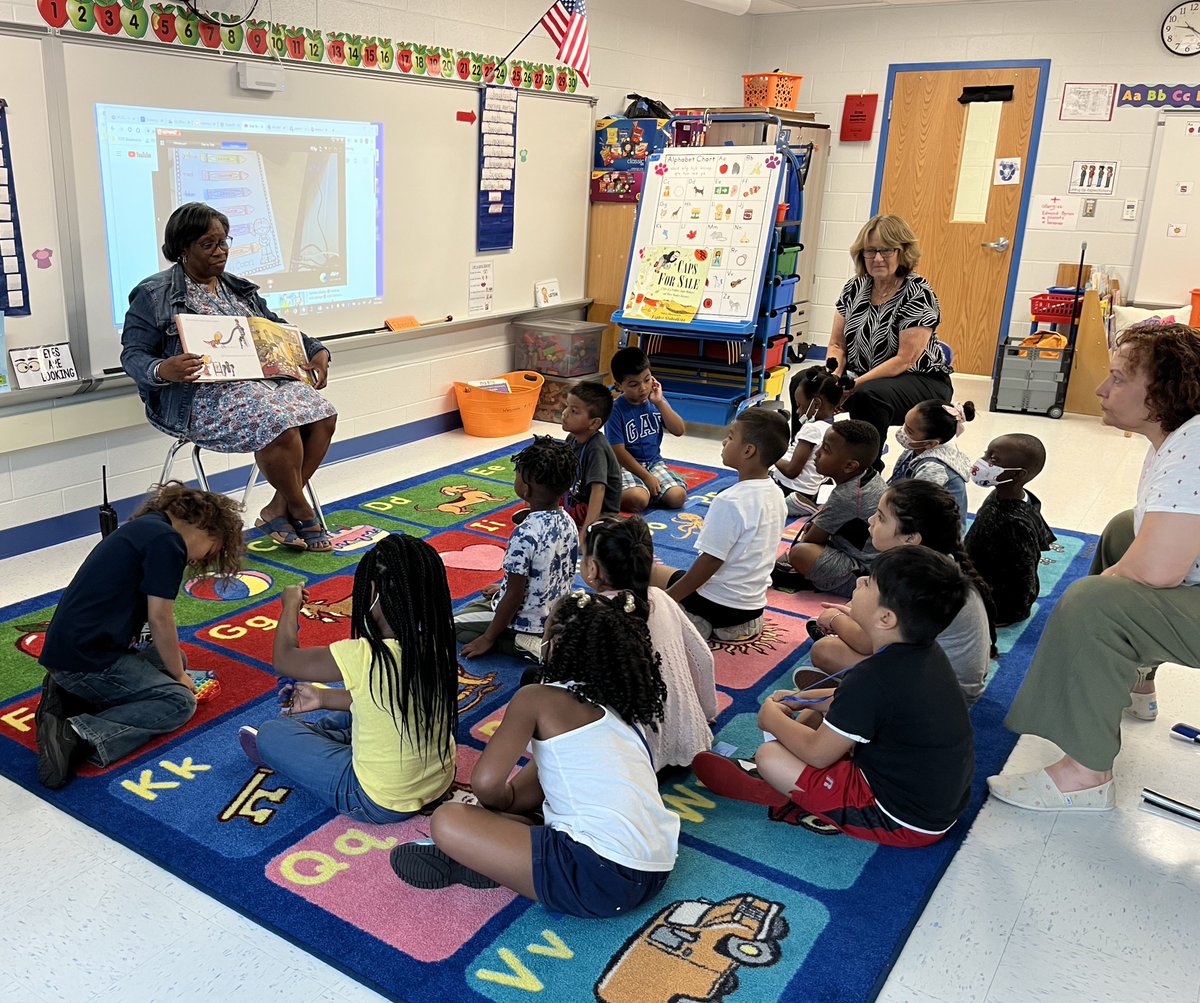 MsVasquez91's tweet photo. We did it! First week of kinder down!! We had some tears but overall they were excited 💕 We also enjoyed some  reading time with Ms. Cherry 🙂 https://t.co/yBxshcxCcg