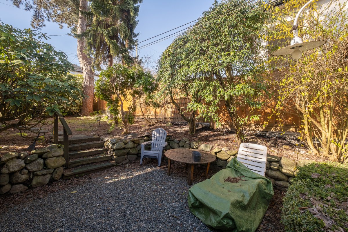 🔥 SOLD 🔥

West side living in the heart of Dunbar! 2 bedroom 1 bathroom with the perfect mix of mountain and city views. 

1,180 sqft
Priced at $2,198,000
3566 W 17th Avenue, Vancouver (Dunbar) 📍

More info at leowilkrealestate.com/listing/3566-w…