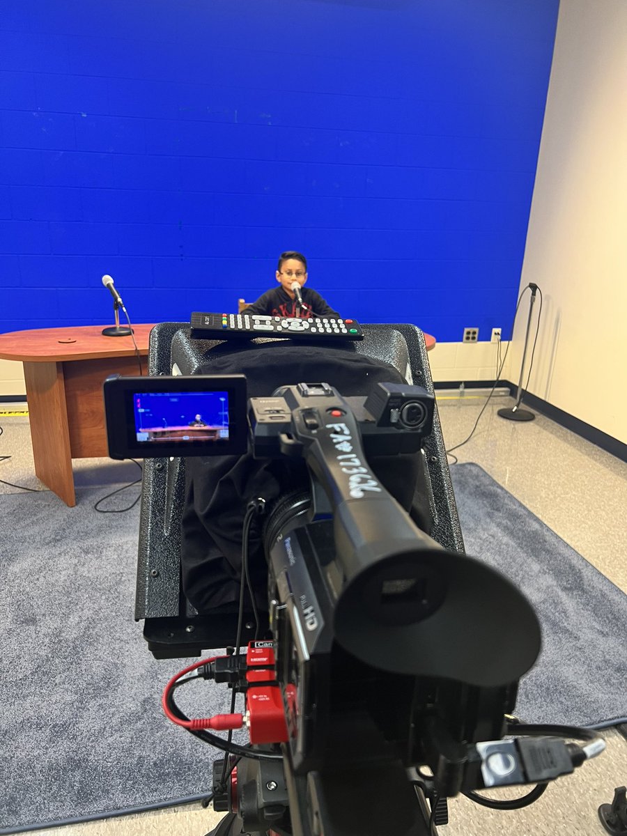 SadlerOCPS's tweet photo. Lights, Camera, Action 🎥✨ Sadler’s WSEN Crew is up and running! #sadlerstrong #mustangmagoc #wsen @pamelac79 @RachelM0tt https://t.co/2XXIKEtYqR