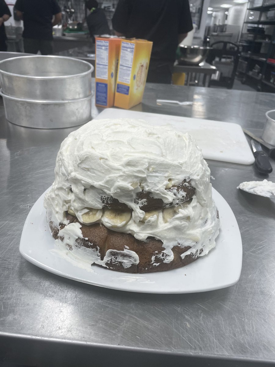 deborah_saffer's tweet photo. Tier 2 #Graduated today from their #Class. We helped #prepare a #Banana #Pudding #Cake. Our #First #Task. Was #DELICIOUS 😋#CommonTable #CatholicCharities https://t.co/KkXhL3GBoe