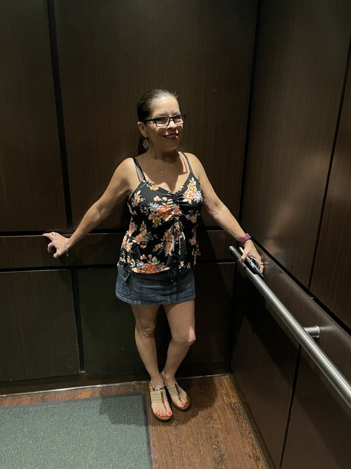 Enjoying our Saturday at the riverwalk. RT if you&rsquo;d love to run into us #fullswap #hotwife #shared @filthy40s78<a href="/tag/hotwife"class="tags"><span>#hotwife</span></a><a href="/tag/shared"class="tags"><span>#shared</span></a><a href="/tag/fullswap"class="tags"><span>#fullswap</span></a>