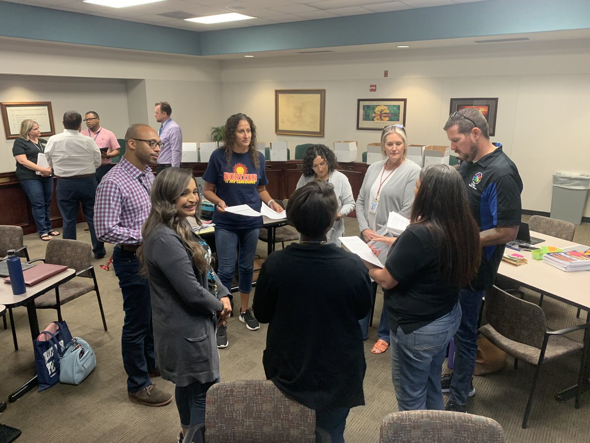 MrsGallardo1's tweet image. Such a fun day with the amazing specialists and coaches of the @GreenfieldUSD. @4kyleatkin #KCSOSProud