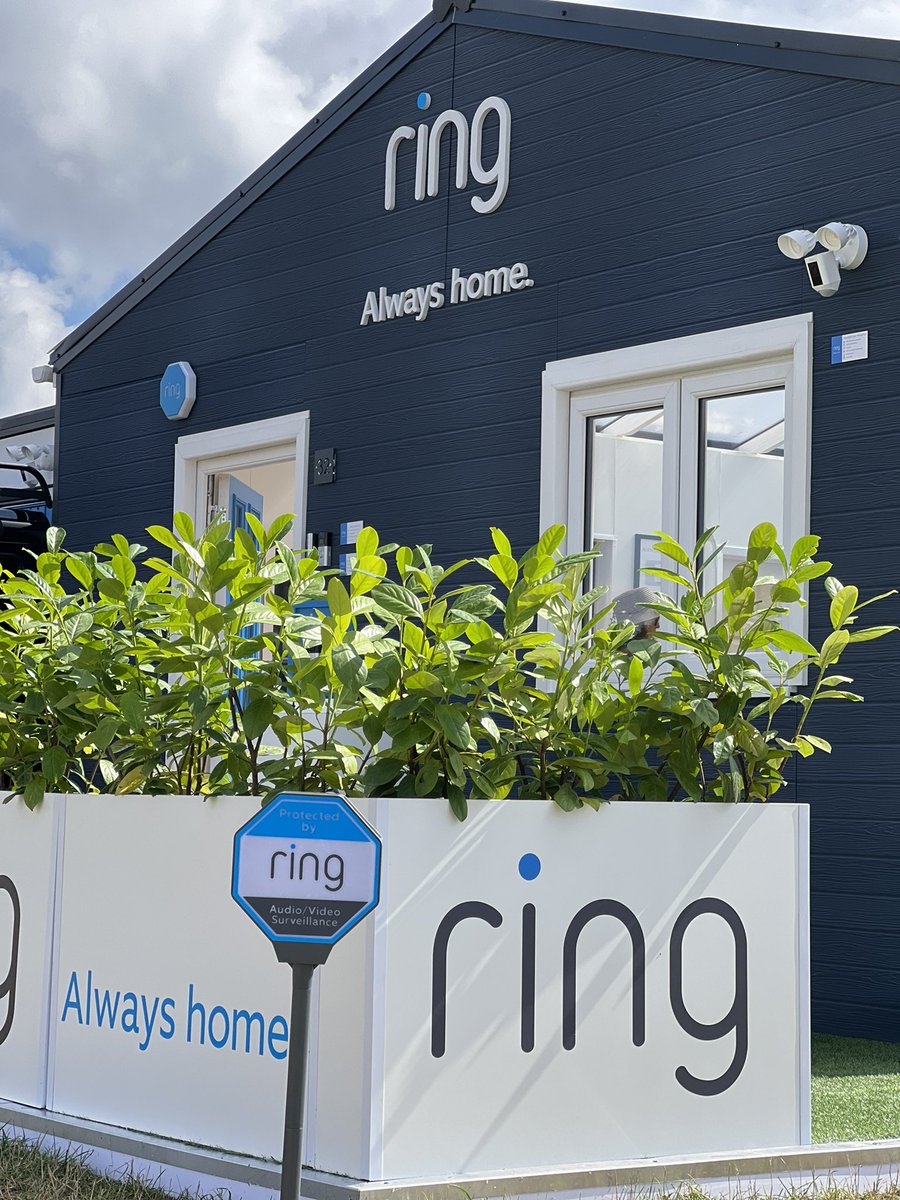 UKIgnite's tweet image. It’s opening day 🥳

Hands up who’s coming to Carfest 🙌

#lovewhatyoudo #weareignite #teamignite #igniteevents #eventsteam #cinchxcarfest #ringcarfest 

@ring @carfestevent