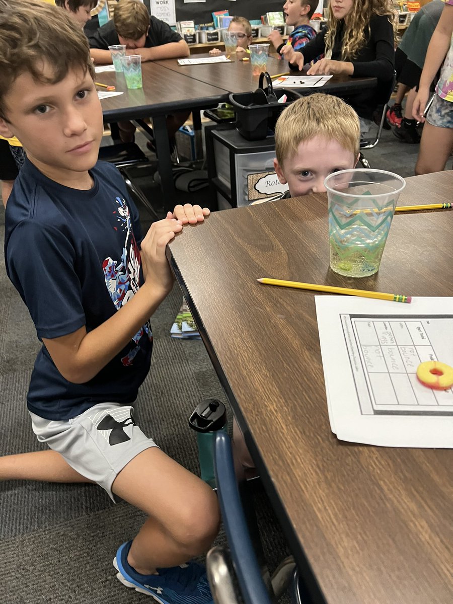 CopesClassroom's tweet photo. We were Learning about the scientific method through a fun candy lab! Students were trying to determine which “candy” would dance in the Sprite. @MatthewMillerpe @kcox132 https://t.co/UcP2OCCZUb