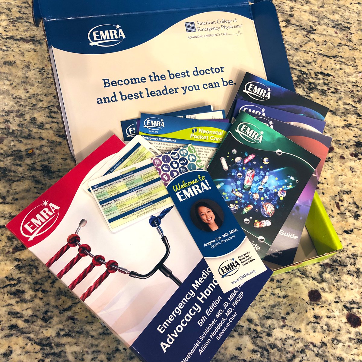 ErinKarl_MD's tweet photo. How cool is this fellow member kit from @emresidents?! 👏🏼
👀 Peep that brand new #EMRA Antibiotic Guide! 💊
#EMRAHasYourBack https://t.co/P9rCcO8dS7