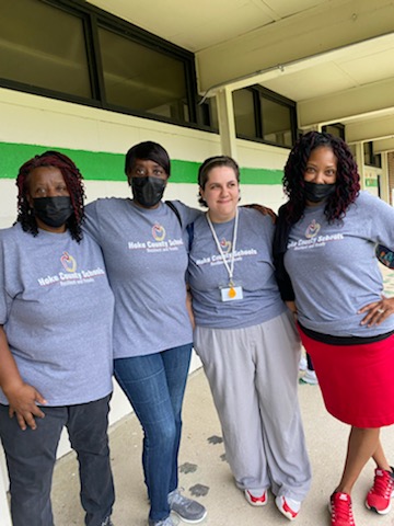 OutlawHailey's tweet photo. So excited to be working with my team this year!
@Scurlockbears https://t.co/qBf2Ty36qP