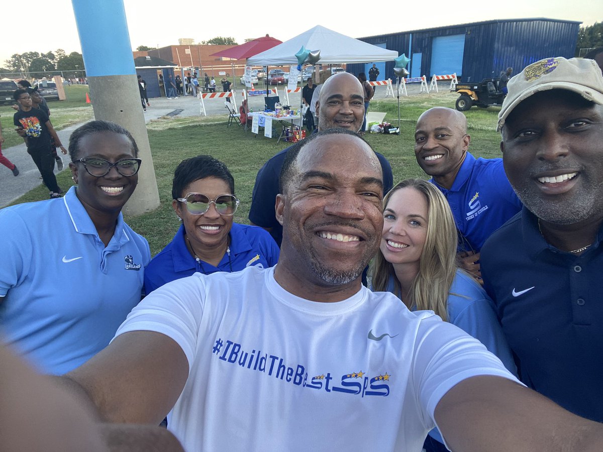 drjbg3's tweet photo. 🗣Hey @SufVAschools!!! This is Friday Night Lights @LHSCavs!!! We open up with a New Artificial Turf Field!!! This is Cavalier Country!!! #BuildingTheBestSPS #LHSAwesome https://t.co/BDpagKm6Hg