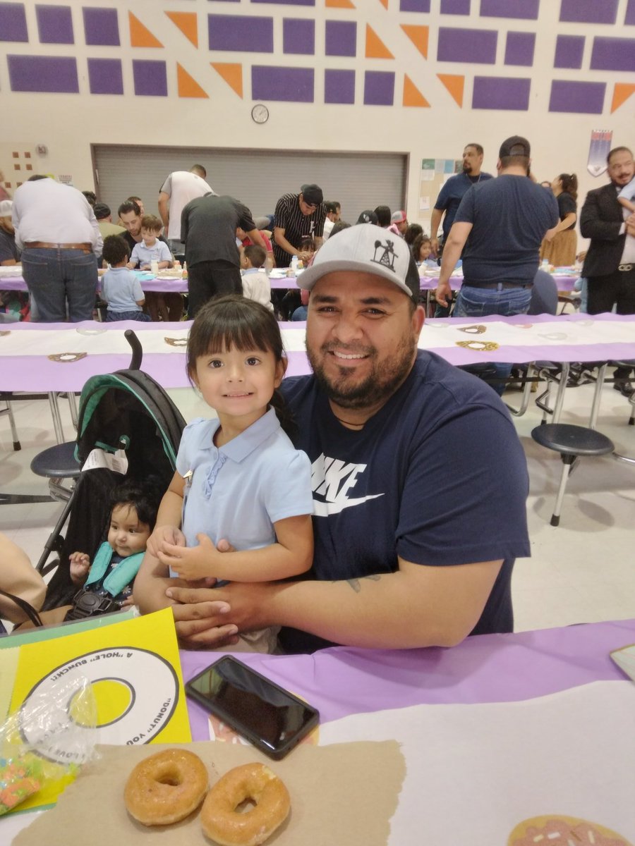 CTaverna_IES's tweet photo. What a great way to spend quality time with dad!  PreK-3 Knights sharing donuts together during our "Donuts with Dads" event.#TeamSISD #ItuarteKnights https://t.co/fAP61BNYZt
