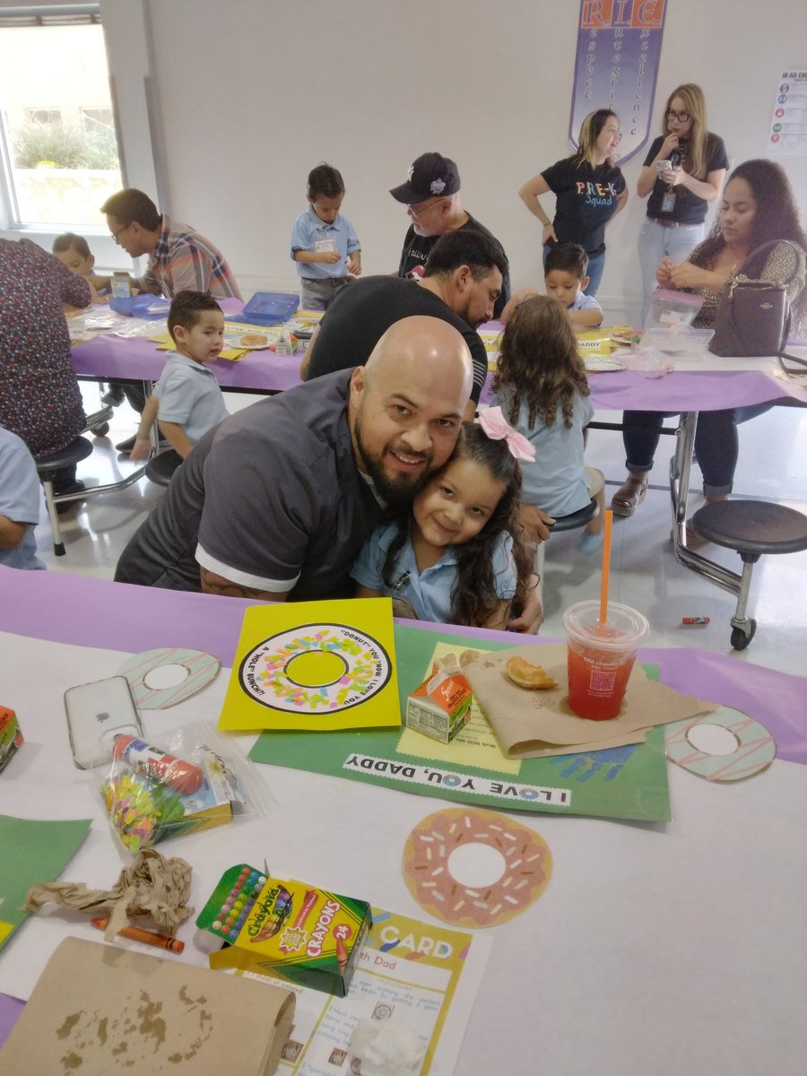 CTaverna_IES's tweet photo. What a great way to spend quality time with dad!  PreK-3 Knights sharing donuts together during our "Donuts with Dads" event.#TeamSISD #ItuarteKnights https://t.co/fAP61BNYZt