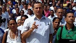 jdanielferrer's tweet photo. #SOSCuba
Soy @anabelkisfg 

La dictadura de @RaulCastro_Ruz y @DiazCanelB vuelve a negar la visita familiar a mi valiente hermano #SOSFerrer. Plantado, semidesnudo, torturado física y psicológicamente y sin ingerir alimentos de la prisión. https://t.co/f8dwZ8hnT4
