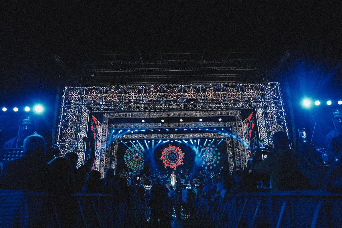 mengonimarco's tweet photo. Melpignano night! Le prove generali #LaNotteDellaTaranta https://t.co/6Ehge3si9F