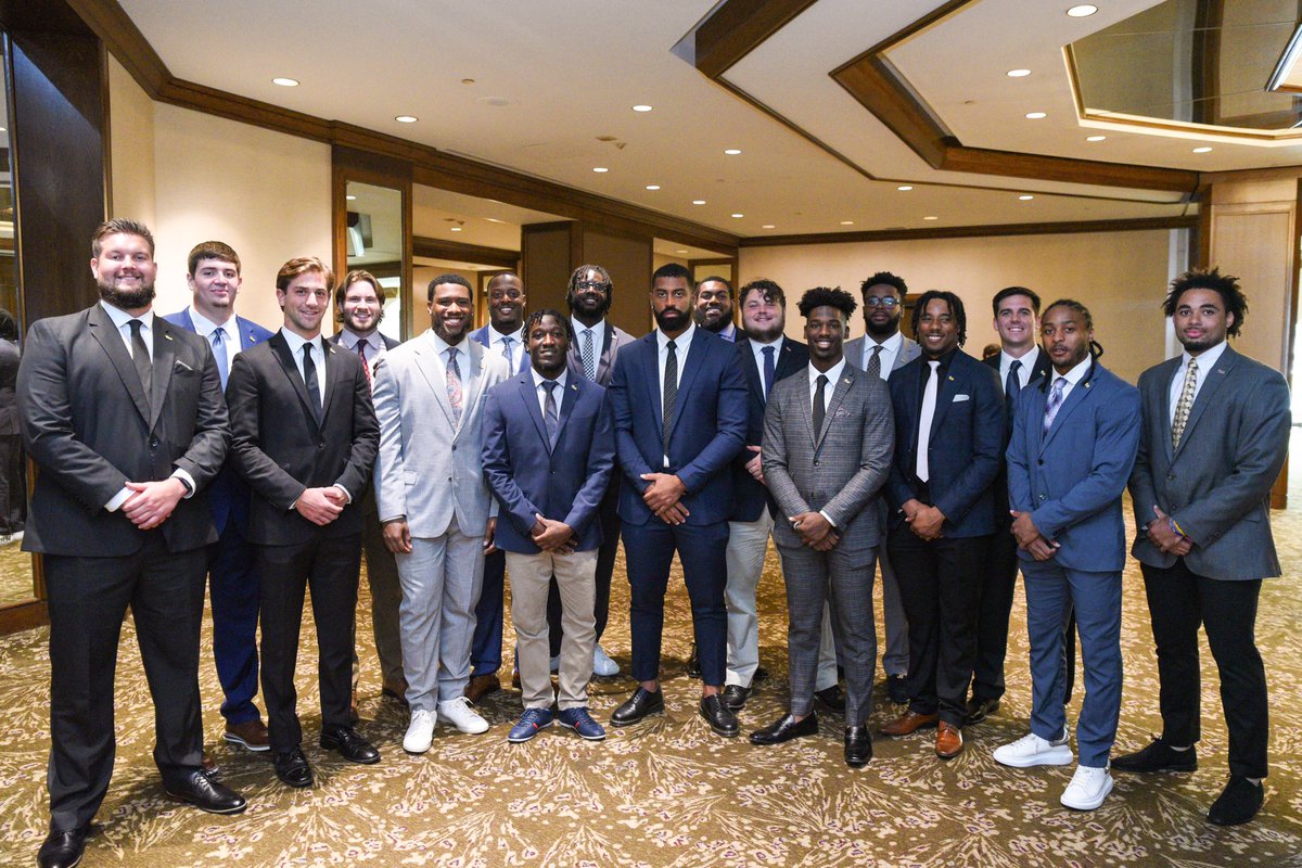 Pitt Football (@pitt_fb) on Twitter photo Pitt Football Kickoff Luncheon 📸
presented by <a href="/Huntington_Bank/">Huntington Bank</a>
Thanks to all the fans who made today a great experience for our seniors!
Keynote speaker LeSean McCoy got everyone fired up for the Brawl…
#H2P 🏈 #WeNotMe Pitt Football Kickoff Luncheon 📸
presented by <a href="/Huntington_Bank/">Huntington Bank</a>
Thanks to all the fans who made today a great experience for our seniors!
Keynote speaker LeSean McCoy got everyone fired up for the Brawl…
#H2P 🏈 #WeNotMe