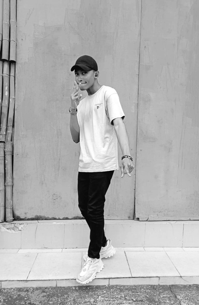 chizee_igwe's tweet photo. Happy weekend from your #designerweysabi
#Notyourusualtechbros
#Wearetheroothub https://t.co/4RBiKMZkoA